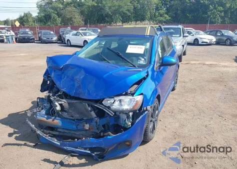 2018 Chevrolet Sonic Premier Manual из США, поврежденный, VIN 1G1JE6SB9J4103301